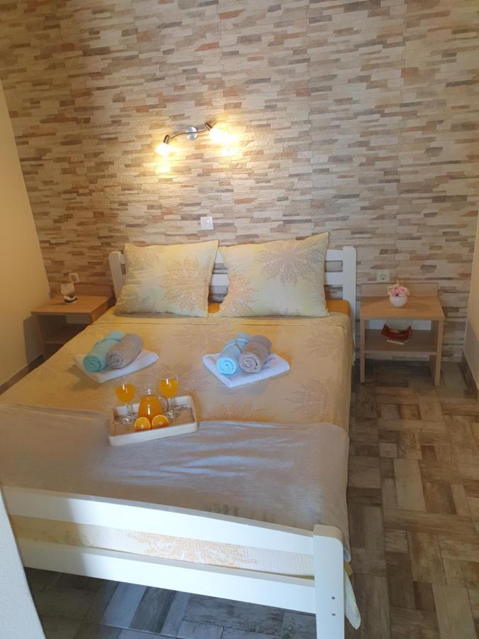 Apartmani Daria & Jure Trogir Ngoại thất bức ảnh